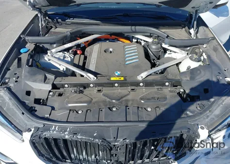 2022 BMW X5 Phev xDrive45E z USA, uszkodzony, nr VIN 5UXTA6C06N9M97940